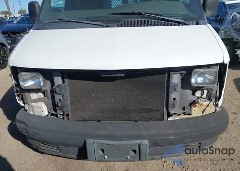 2002 Chevrolet Express из США, поврежденный, VIN 1GCFG15M721117904